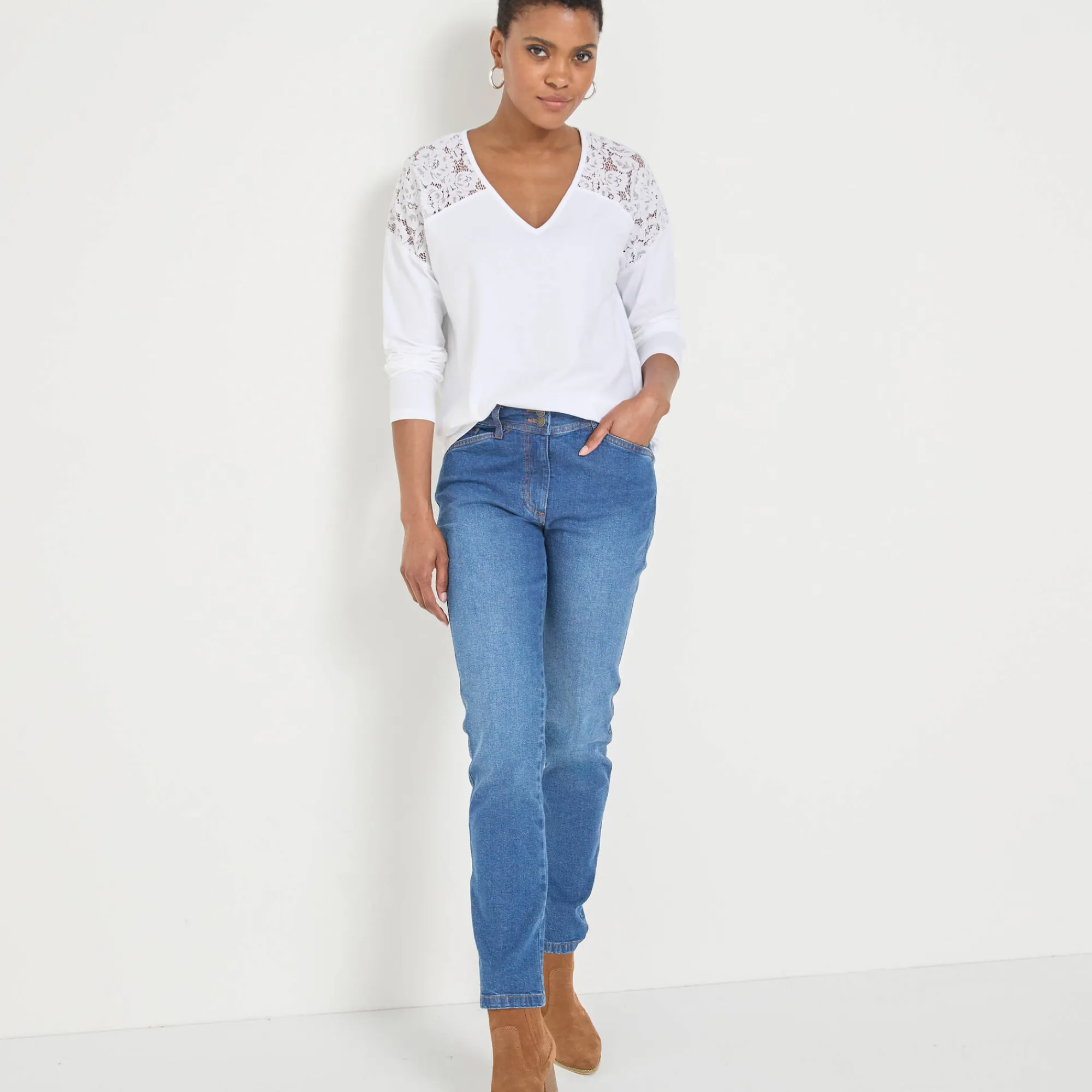 T-Shirt En Topje<Blancheporte T-shirt met V-hals en lange mouwen in kant wit
