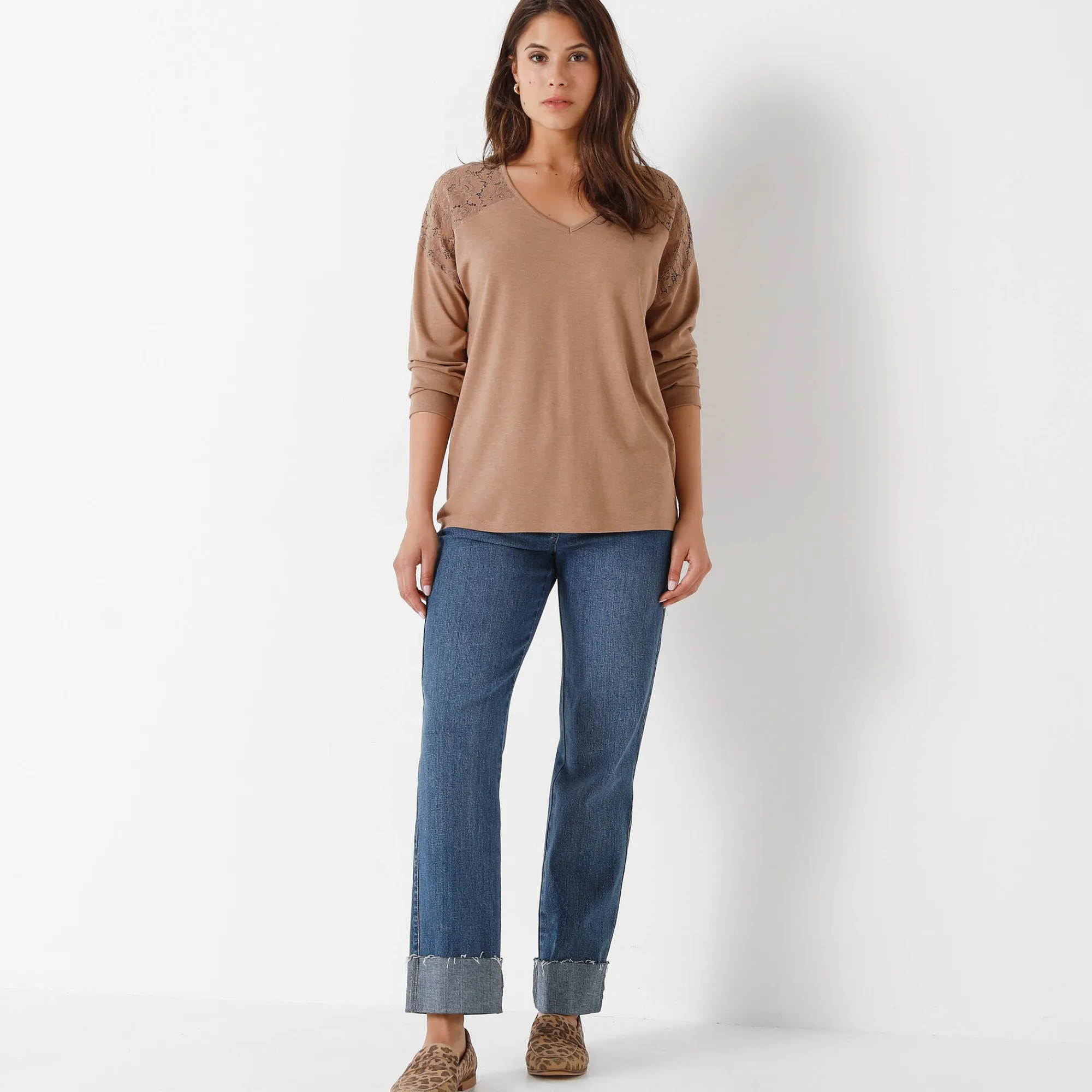 T-Shirt En Topje<Blancheporte T-shirt met V-hals en lange mouwen in kant chiné hazelnootbruin