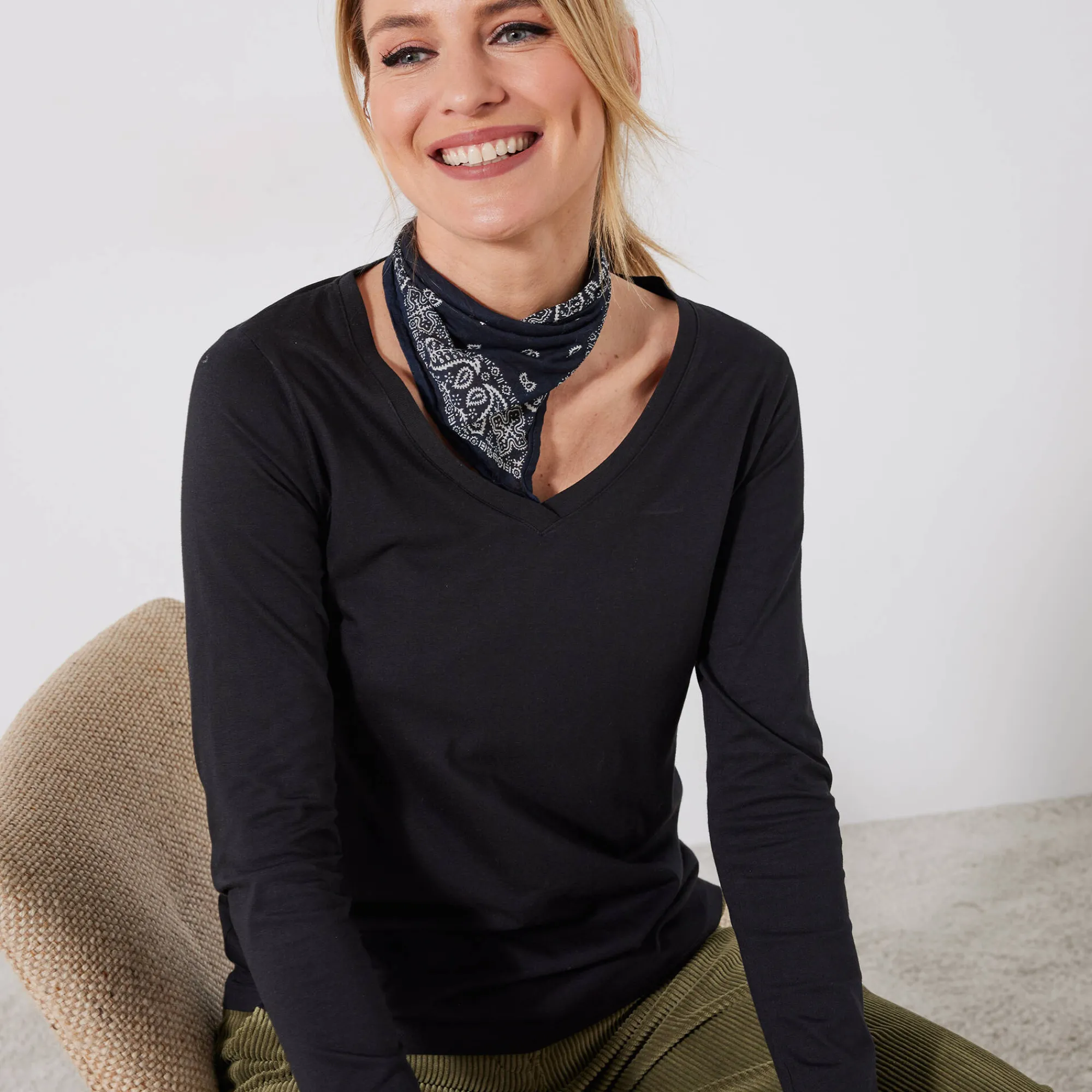 T-Shirt En Topje<Blancheporte T-shirt met V-hals en lange mouwen zwart