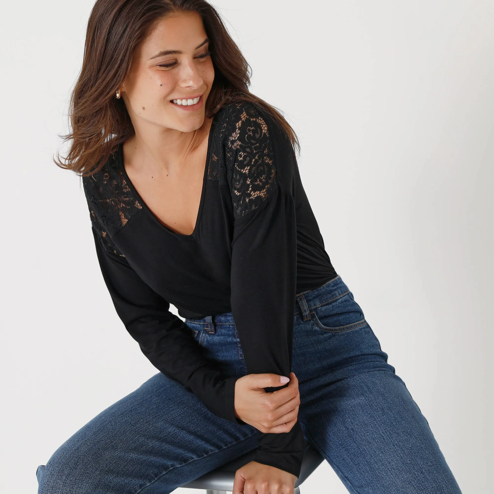 T-Shirt En Topje<Blancheporte T-shirt met V-hals en lange mouwen in kant zwart