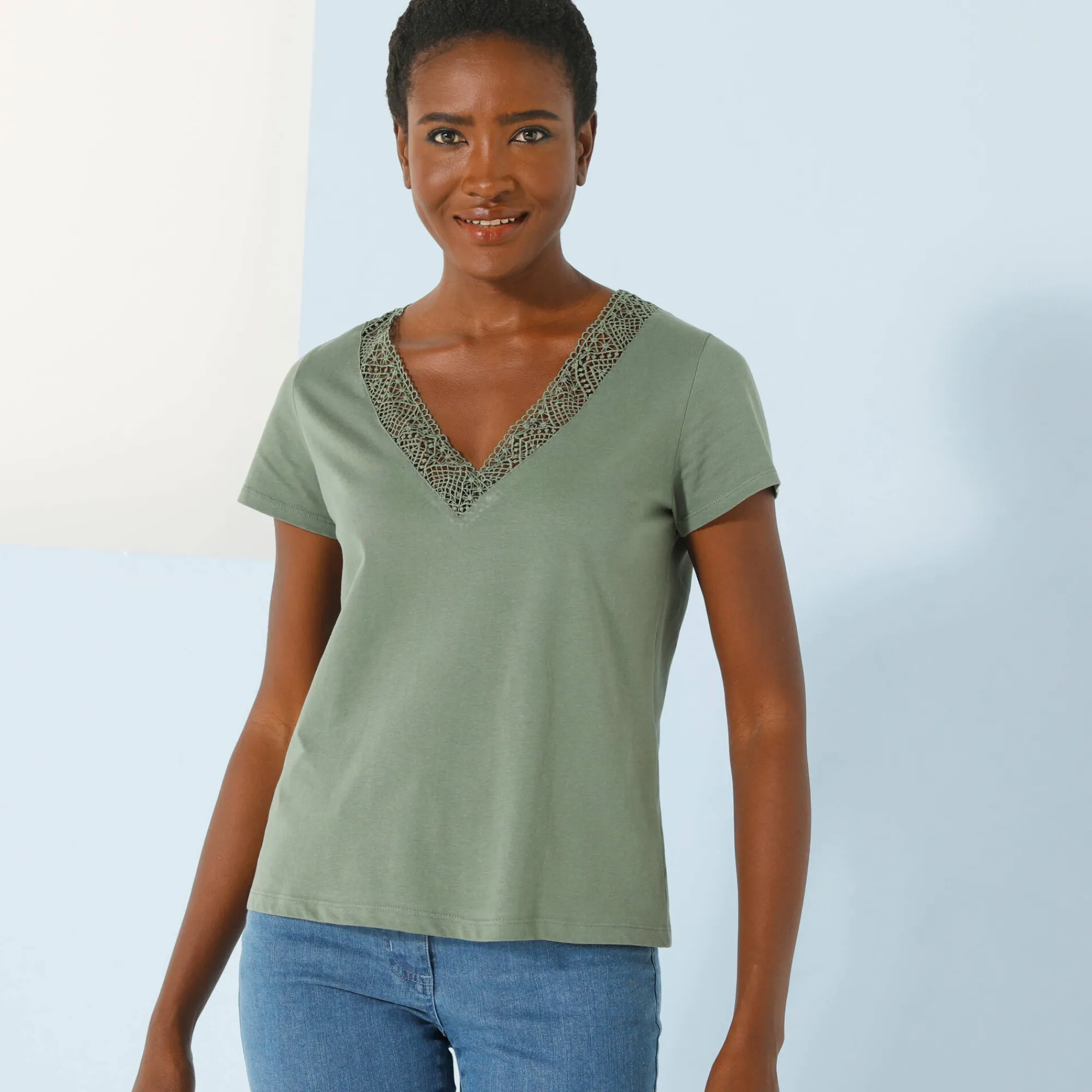 T-Shirt En Topje<Blancheporte T-shirt met V-hals in kant kaki