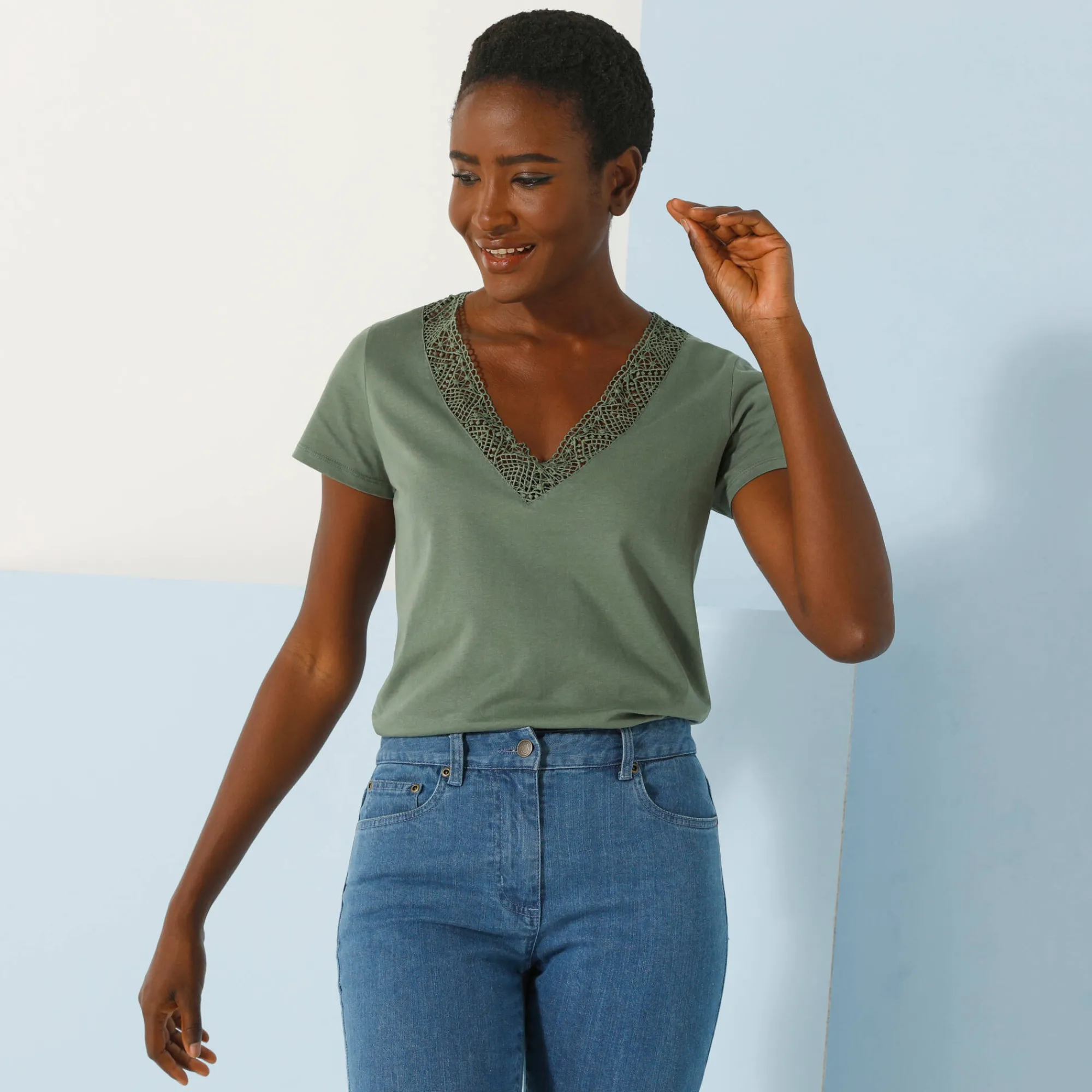 T-Shirt En Topje<Blancheporte T-shirt met V-hals in kant kaki