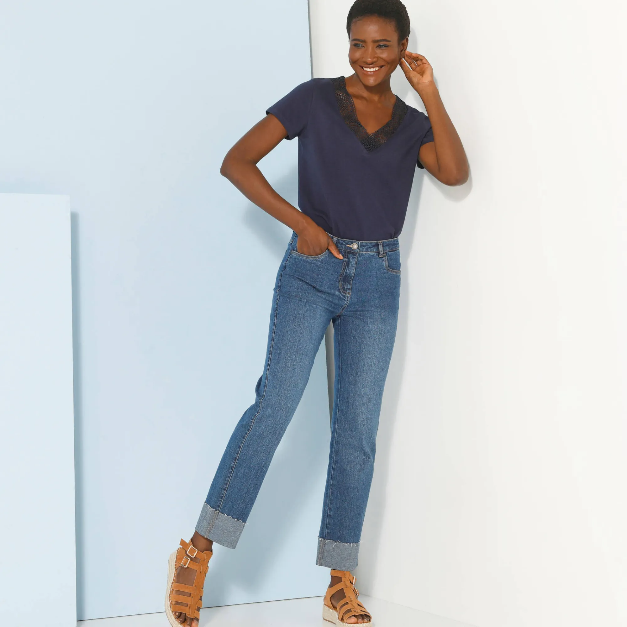 T-Shirt En Topje<Blancheporte T-shirt met V-hals in kant marine