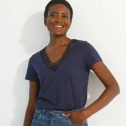T-Shirt En Topje<Blancheporte T-shirt met V-hals in kant marine