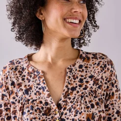 T-Shirt En Topje|Bloes En Tuniek<Blancheporte Tuniek met knoopkraag en dierenhuidprint beige / marine