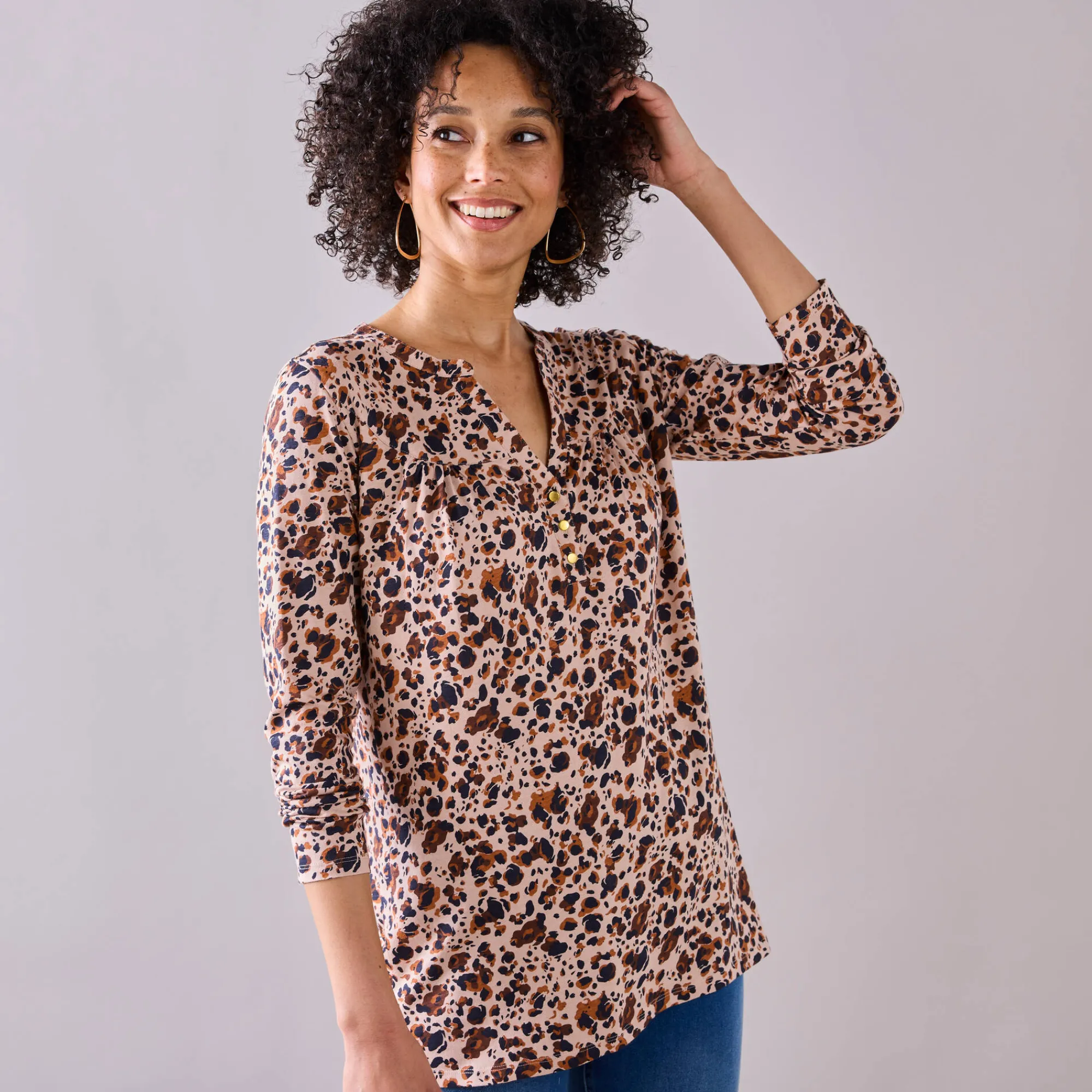 T-Shirt En Topje|Bloes En Tuniek<Blancheporte Tuniek met knoopkraag en dierenhuidprint beige / marine