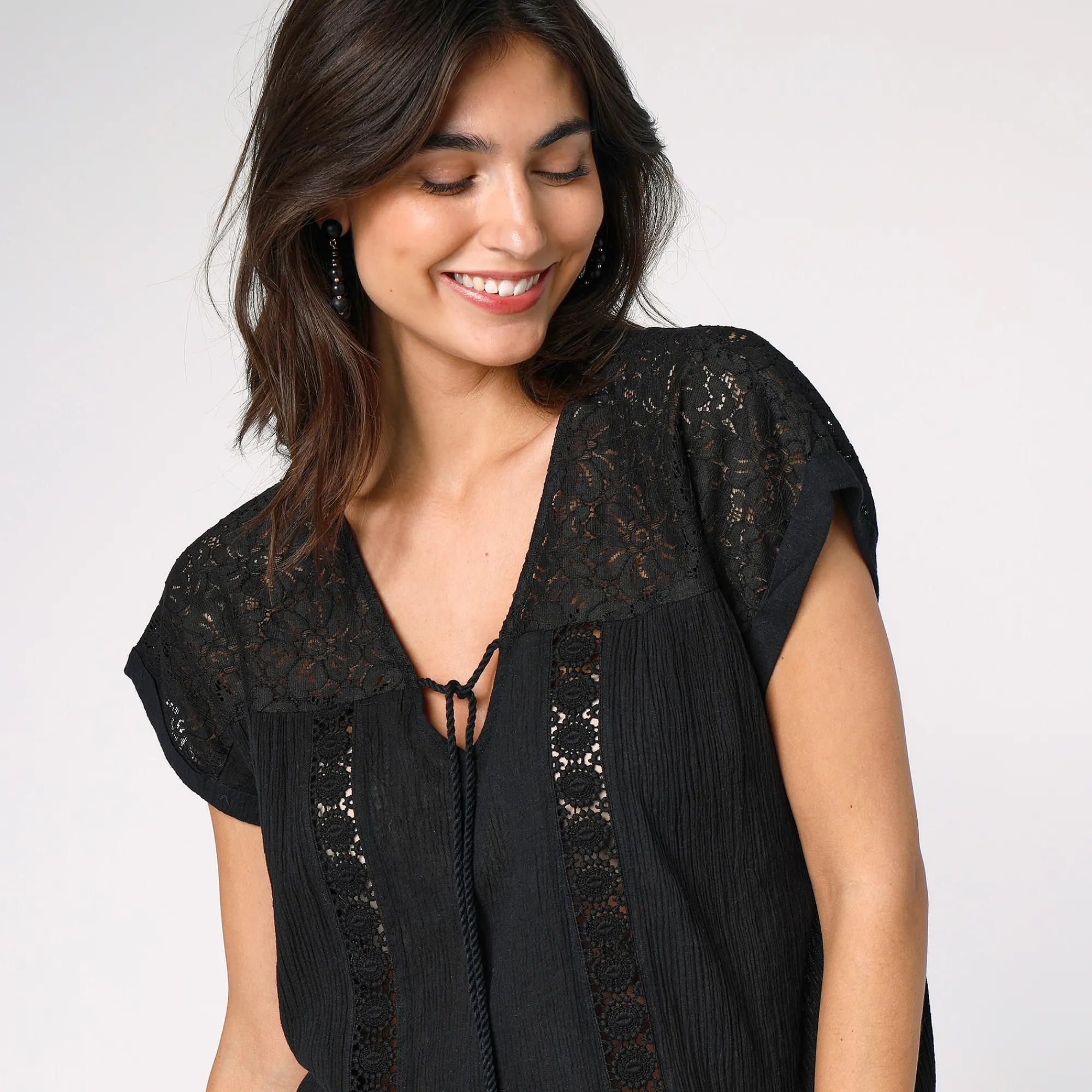 Bloes En Tuniek<Blancheporte Tuniek met macramé, in katoencrêpe zwart