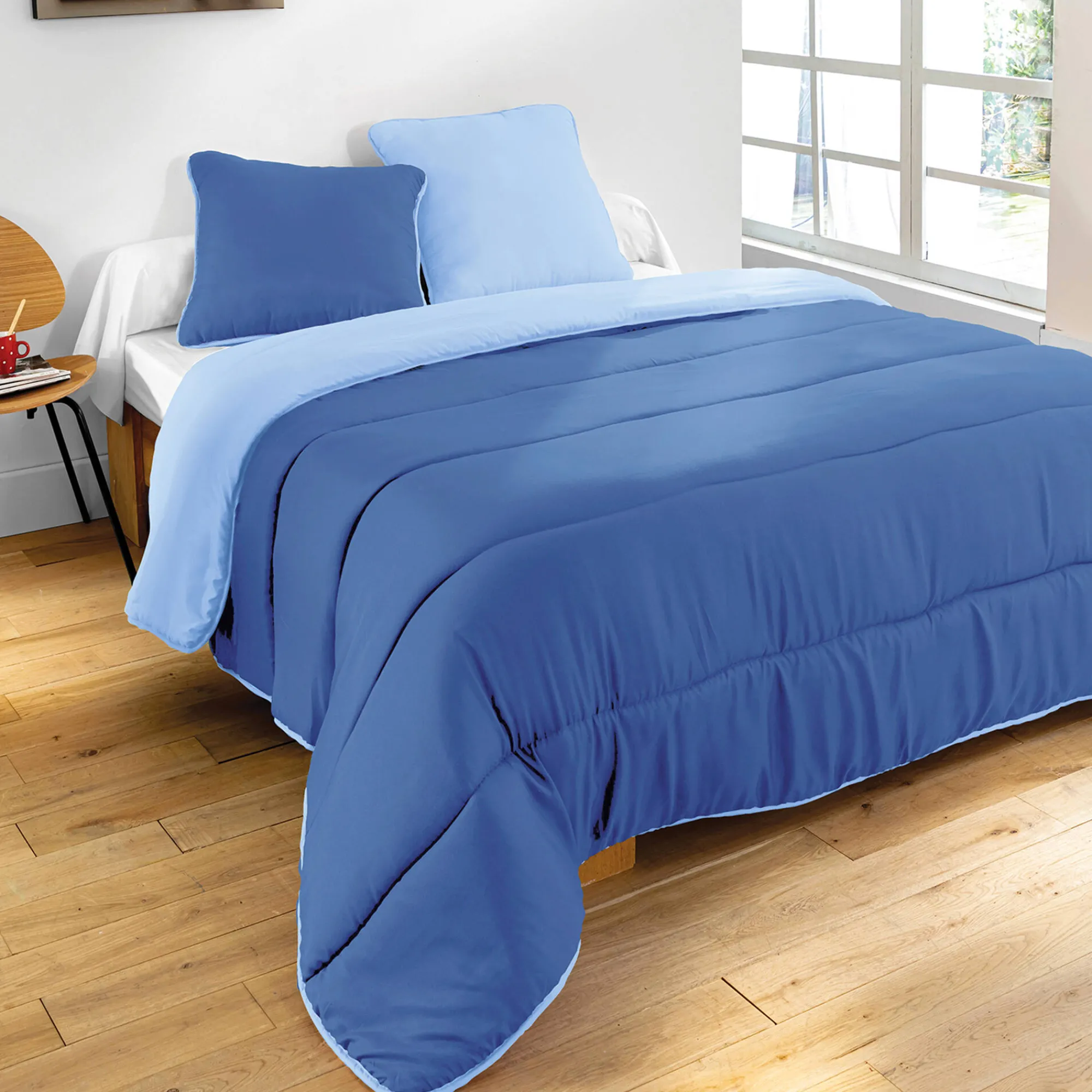 Dekbed<Blancheporte Tweekleurig deken in microvezel 350g/m2 oceaanblauw / hemelsblauw