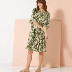 Jurk<Blancheporte Uitlopende jurk met stroken, tweekleurige etnische print groen / ecru