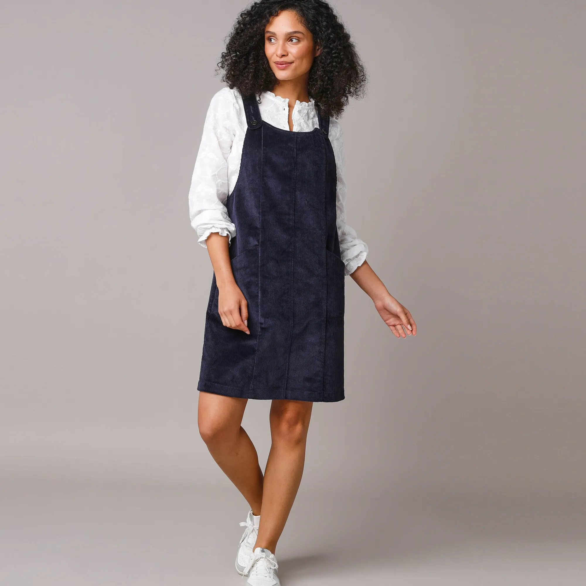 Jurk<Blancheporte Uitlopende overgooierjurk, ribvelours marine
