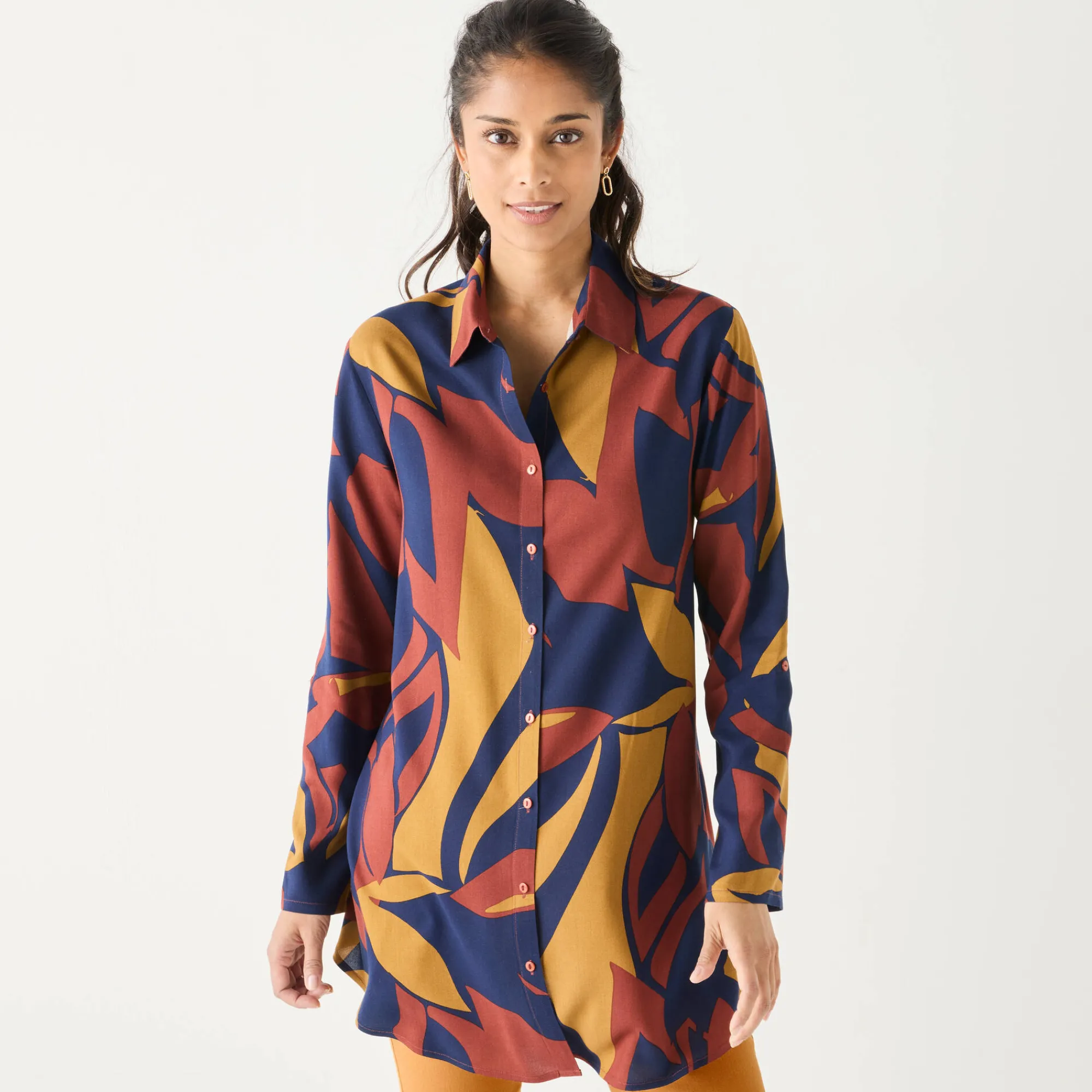 Bloes En Tuniek<Blancheporte Uitlopende tuniek met knopen en grafische print marine / kerrie