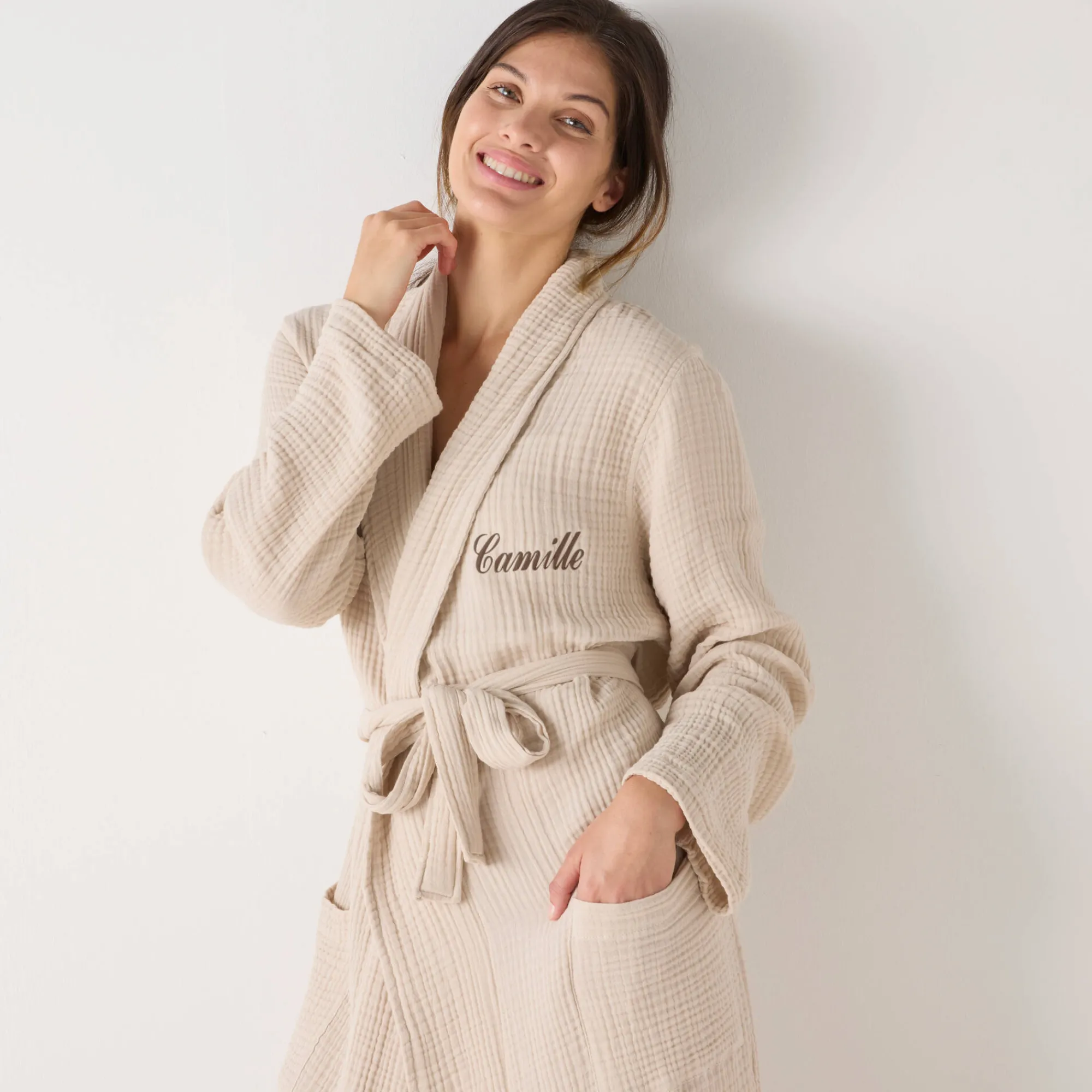 Badjas<Colombine Uniseks badjas met sjaalkraag in tetrastof ®, personaliseerbaar zandkleur