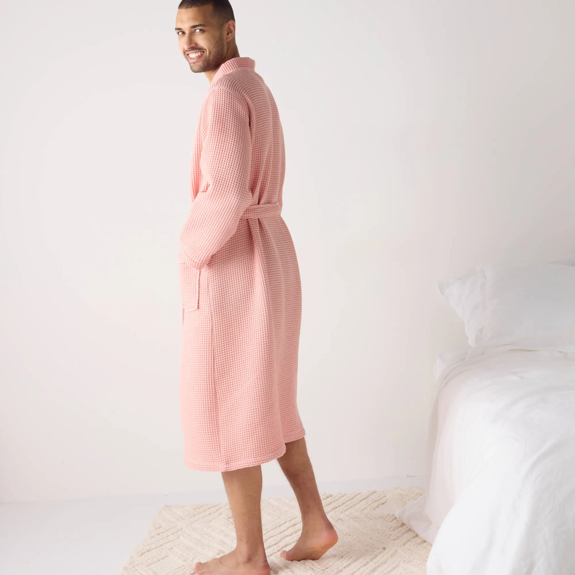 Badjas<Colombine Uniseks badjas voor volwassenen in bijenraattricot 280 g/m2, personaliseerbaar poederroze