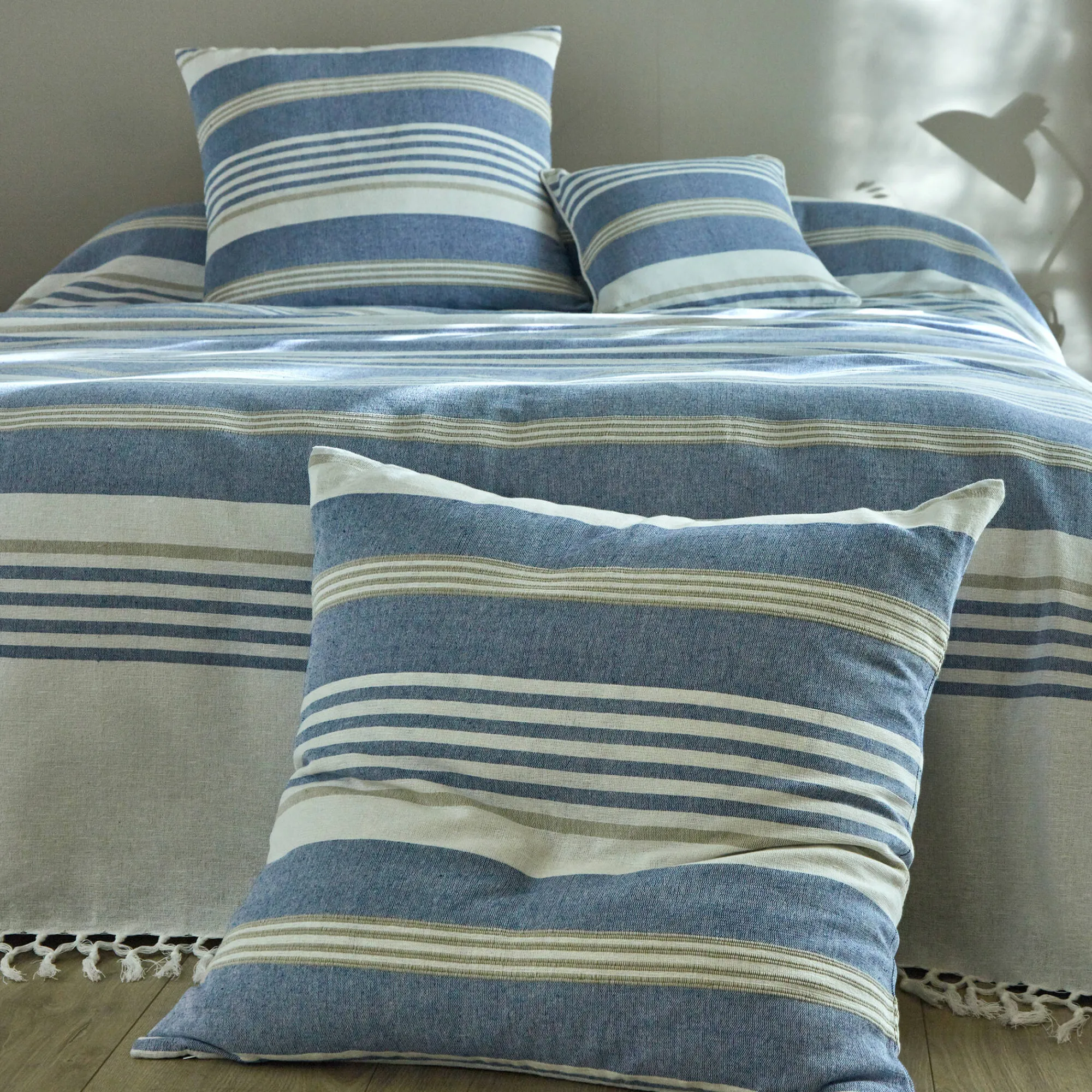 Zeildoekstof<Blancheporte Veelkleurig artisanaal geweven sprei of plaid blauw