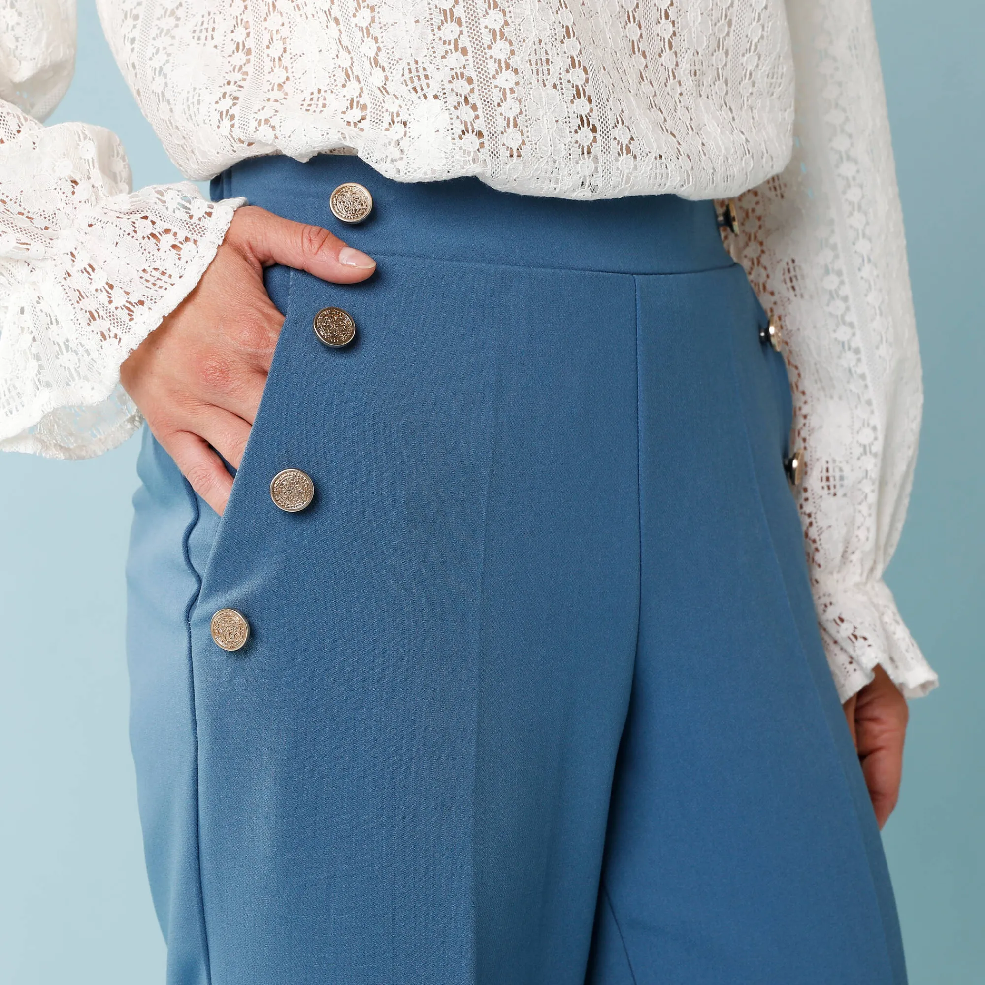 Broek<Blancheporte Wijde broek met hoge taille en knopen opzij, kleine lengtes blauw