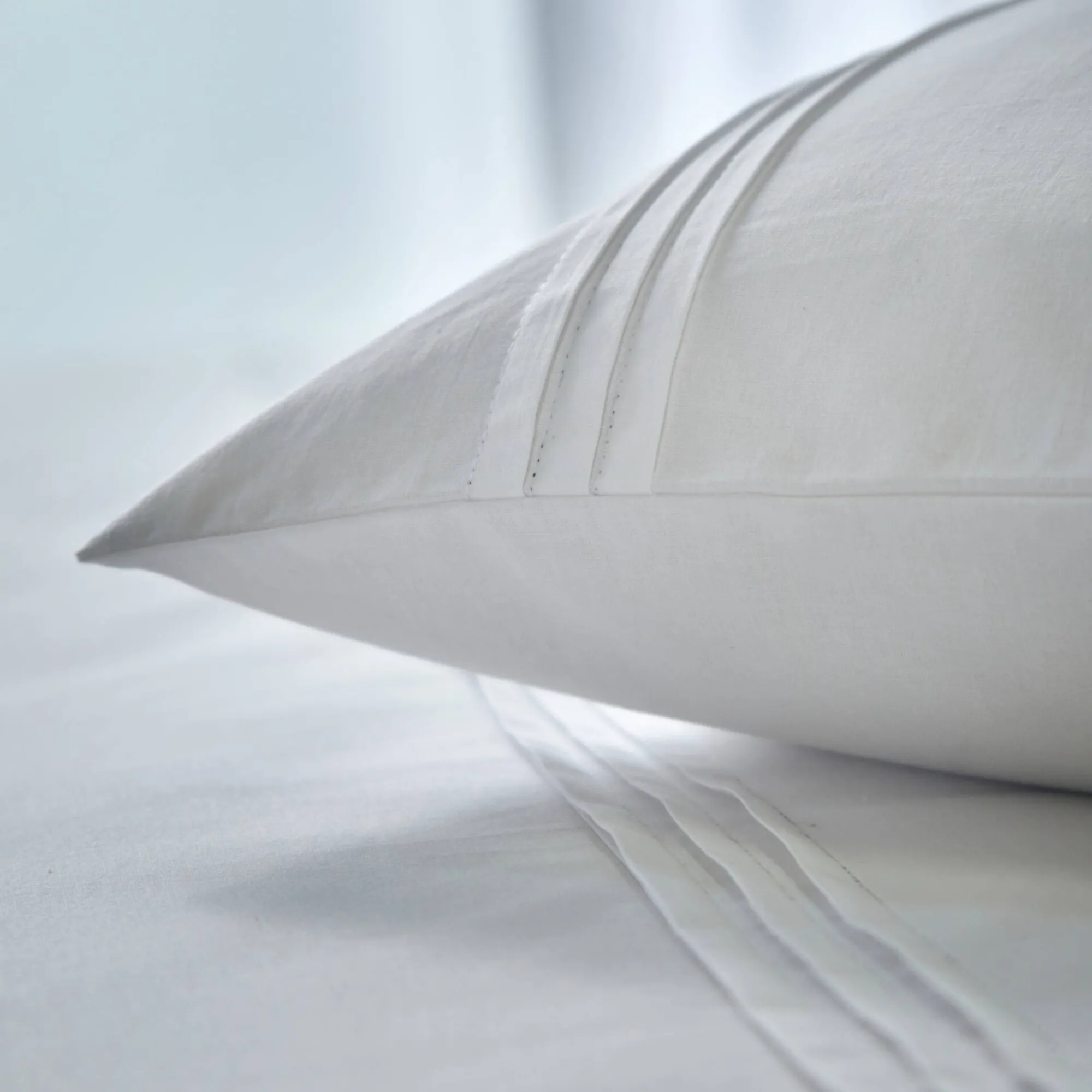Effen Bedlinnen|Kussensloop<Blancheporte bedlinnen met platte plooien Colombine® wit